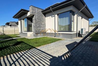Casă individuală cu 3 camere cu Canalizare în Berceni