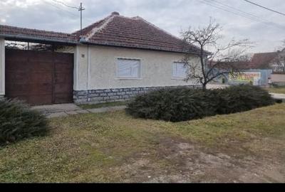 Casă cu 3 camere în Uileacu de Beiuș