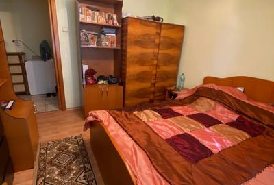 De vanzare 3 camere decomandate la parter in zona Orizont - 4