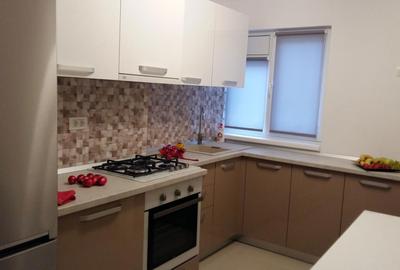 Apartament cu 3 camere decomandat în Central - 2