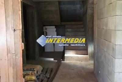 Casă individuală cu 5 camere cu Canalizare în Sud - 9