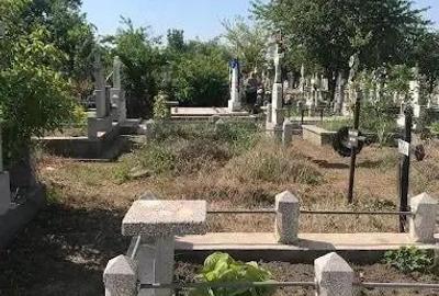 Vand loc de veci single Cimitirul Coca-Cola, Galati - 1