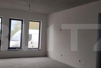 Casa semifinisata cu gard imprejmuitor in Livada de Bihor, l - 2