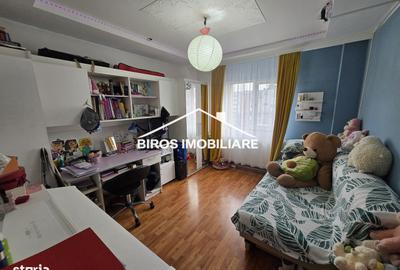 Apartament cu 4 camere decomandat în Central - 8