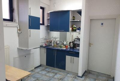 Spațiu comercial, de 230 mp, în Central