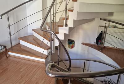 Casă individuală cu 7 camere cu Garaj în Splaiul Unirii - 12