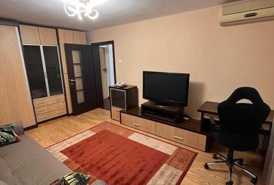 Apartament cu 3 camere decomandat, mobilat în Politehnica