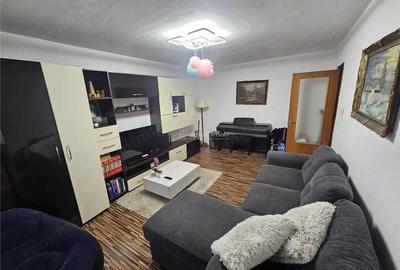 Resita, 4 Cam. Dec., Et. 2, Micro 4 - 3