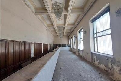 Cladire ultracentrala cu curte privata, pentru activitati diverse - 10