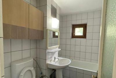 Apartament cu 2 camere decomandat în Lipovei