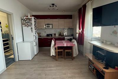 Apartament cu 3 camere semidecomandat, mobilat în Dristor - 2