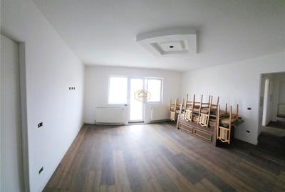 Apartament cu 3 camere semidecomandat în Central - 2