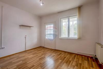 Casă cu 5 camere cu Teren 695 Mp în Tipografilor - 14
