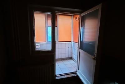 Apartament cu 4 camere decomandat în Olteniței - 4