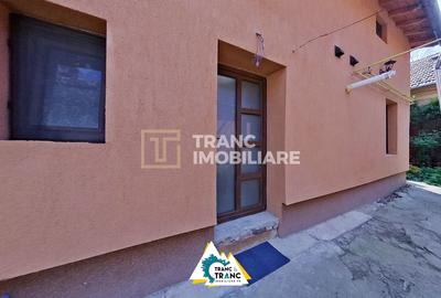 Casă cu 3 camere cu Canalizare în Central