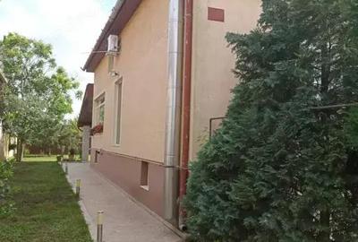 Casă cu 6 camere cu Teren 828 Mp în Nădlac - 1