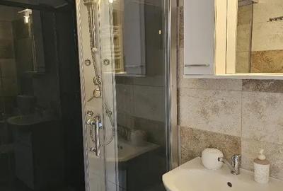 Casă cu 6 camere cu Teren 496 Mp în Central - 13