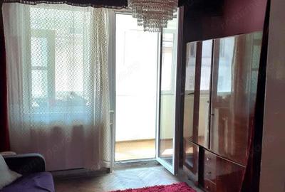 Apartament cu 3 camere semidecomandat în Central - 2
