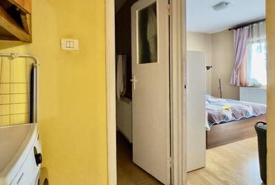 Lipovei, DECOMANDAT, Centrala proprie - 9