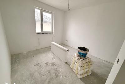 Casă cu 4 camere cu Teren 270 Mp în Glina - 12