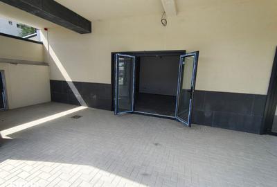 Spațiu comercial, de 58 mp, în Central - 2