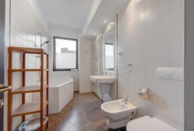 Space, light, and comfort for your family. FIRST RENTAL,close to British School - 18