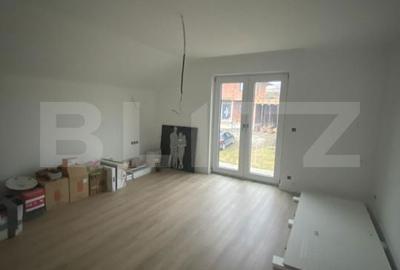 Casă cu 5 camere cu Teren 963 Mp în Ipotești