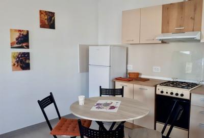 Apartament cu 2 camere decomandat în Tractorul - 2