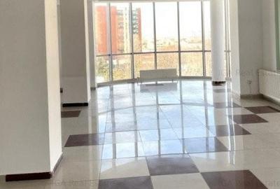 Birou, de 110 mp, în Central - 3