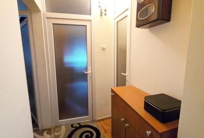 Apartament cu 3 camere decomandat în Intim - 2