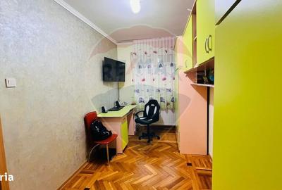 Apartament cu 3 camere semidecomandat, mobilat în Rogerius - 17