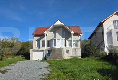 Casă cu 4 camere cu Teren 1000 Mp în Central