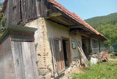 Casă cu 2 camere cu Teren 1068 Mp în Central - 4