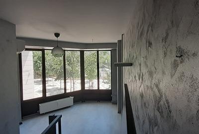 Proprietar,  închiriez spațiu comercial pe bd Decebal - 7