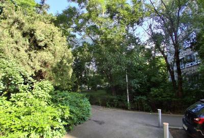 Apartament cu 3 camere semidecomandat în Drumul Taberei - 11