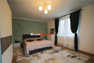 Sanmartin - Vila cu 3 apartamente si potential de - 7