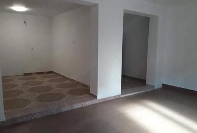 Spațiu comercial, de 50 mp, în Central - 6