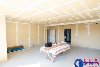 Casă cu 6 camere cu Teren 2564 Mp în Mineri - 11