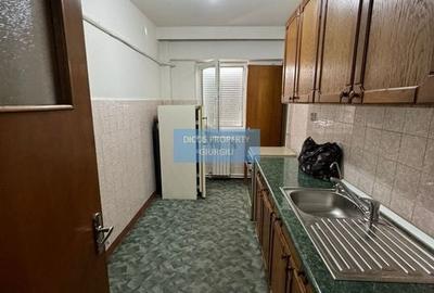 De vanzare apartament 3 camere - 7