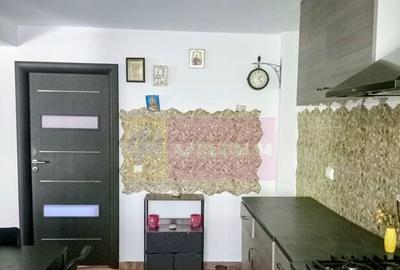 Casă cu 4 camere cu Canalizare în Brebu