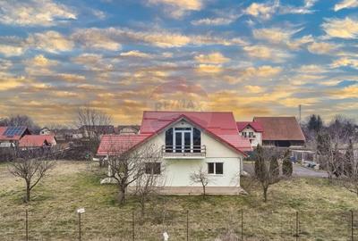 Casă cu 7 camere cu Teren 1400 Mp în Stupini - 38