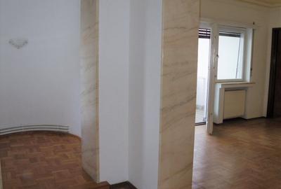 Universitate, Intercontinental, Blocul Roșu - 7