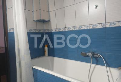Casa in zona centrala 5 camere 2 bucatarii 3 bai curte comuna Cisnadie - 21