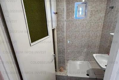 Apartament cu 3 camere decomandat în Florilor