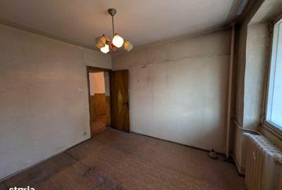 Apartament cu 3 camere decomandat în Tei - 4