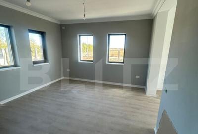 Casă cu 4 camere cu Teren 500 Mp în Moșnița Nouă
