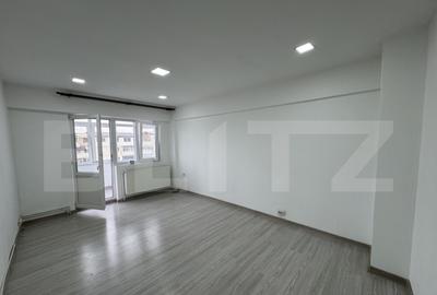 Garsoniera 30 mp, zona 9 Mai - 9