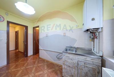 Apartament cu 2 camere de vânzare în zona Tractorul - 13