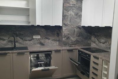 Apartament cu 2 camere semidecomandat, mobilat în Iris