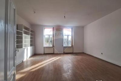 Spațiu comercial, de 15 mp, în Central